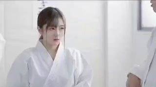 业余女友在狂野的派对后在POV中完成赌注